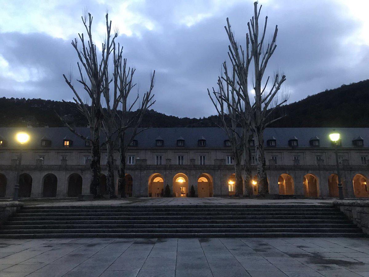 Hôtel Hospederia Santa Cruz à San Lorenzo de El Escorial Extérieur photo